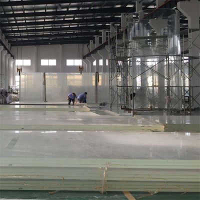 Εξωτερική πισίνα από γυαλί ∆υστικότητα 1,19-1,20 kg/cm3 Υψηλή διαπερατότητα φωτός 93%